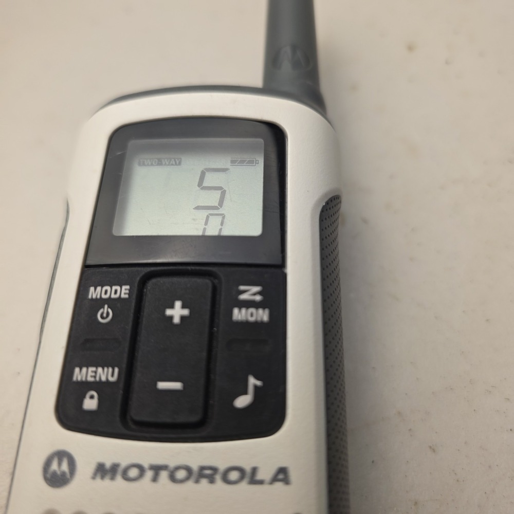 Motorola T260TP Talkabout Two-Way Radio White Single Unit Works Good